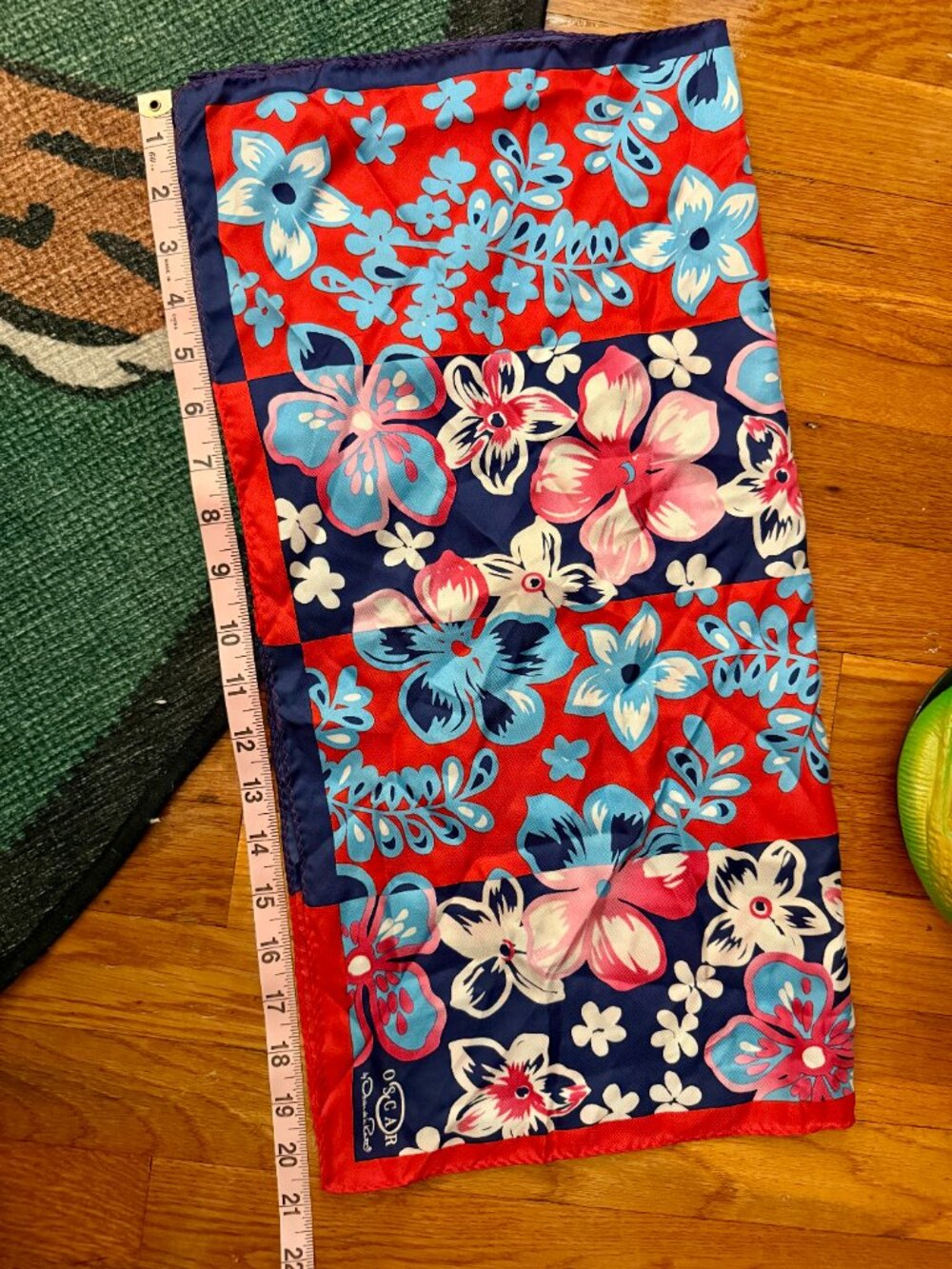 OSCAR by Oscar de la Renta Silk Scarf Red Navy Blue Floral Square Vintage - Picture 7 of 7